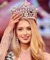 Inilah potret Jasmin Selberg, wakil dari Jerman yang berhasil menyabet gelar Miss International 2022.