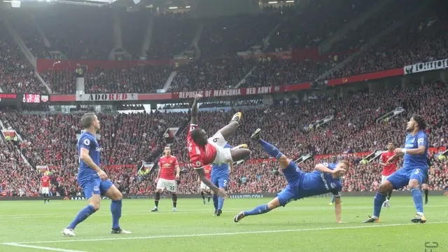 Manchester United v Everton