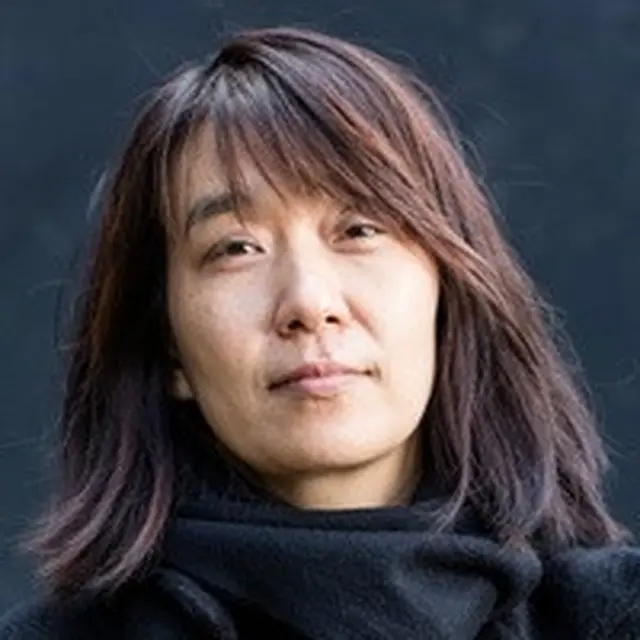 Profil Han Kang