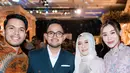 Sama-sama hadiri resepsi pernikahan kakak Fadil Jaidi, Aaliyah Massaid dan Thariq Halilintar sempatkan foto bareng dengan Shandy Purnamasari dan Gilang Pramana. Bertabur bintang, resepsi pernikahan Yislam Jaidi dan Miskah Shafa memang dihadiri oleh sederet artis dan publik figur ternama. Shandy Purnamasari yang tengah hamil anak pertama semakin pancarkan pesonanya. (Liputan6.com/IG/@aaliyah.massaid)