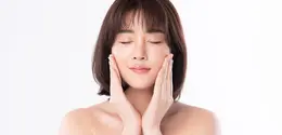 Perempuan dengan wajah glowing setelah menggunakan skincare dengan kandungan STARENOL™. ©kitthanes_r@hotmail.com