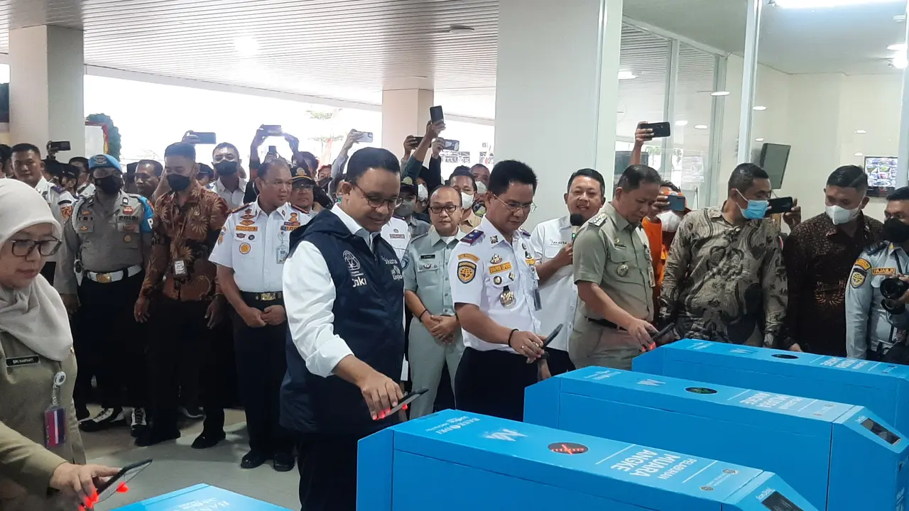 Gubernur DKI Jakarta Anies Baswedan meresmikan Terminal Penumpang Pelabuhan Muara Angke.