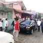 Suasana di depan rumah terduga teroris Banten. (Liputan6.com/Yandhi Deslatama)