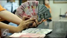 Nilai tukar rupiah terhadap dolar Amerika Serikat (AS) terus-menerus terpuruk hingga semester II 2015. Data Bloomberg menujukan nilai tukar rupiah sempat menembus level 13.917 per dolar AS pada Kamis pekan ini.