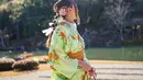 Melihat Luna Maya berpose dengan kimono, pujian pun membajiri laman komentarnya. Lewat kata-kata, netizen menggambarkan betapa mereka mengagumi sosok Luna yang selalu tampil menawan dengan caranya. [Foto: Instagram/lunamaya]