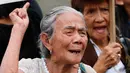 Wanita lansia yang menjadi korban budak seks Perang Dunia II ini menolak kedatangan PM Jepang Shinzo Abe selama 2 hari di Filipina, Kamis (12/1). (AP Photo/Bullit Marquez)