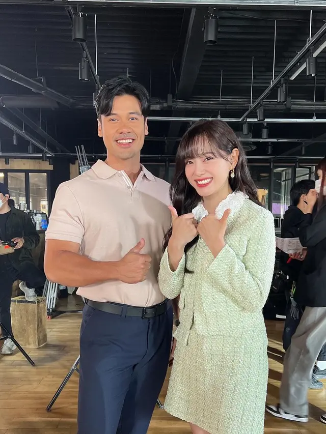 7 Potret Chicco Jerikho dengan Kim Sejeong dan Ahn Hyo Seop, Siap Main Drama Bareng