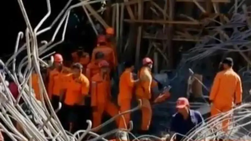 VIDEO: 1 Korban Jembatan Ambruk di Lombok Terbenam Coran Kering