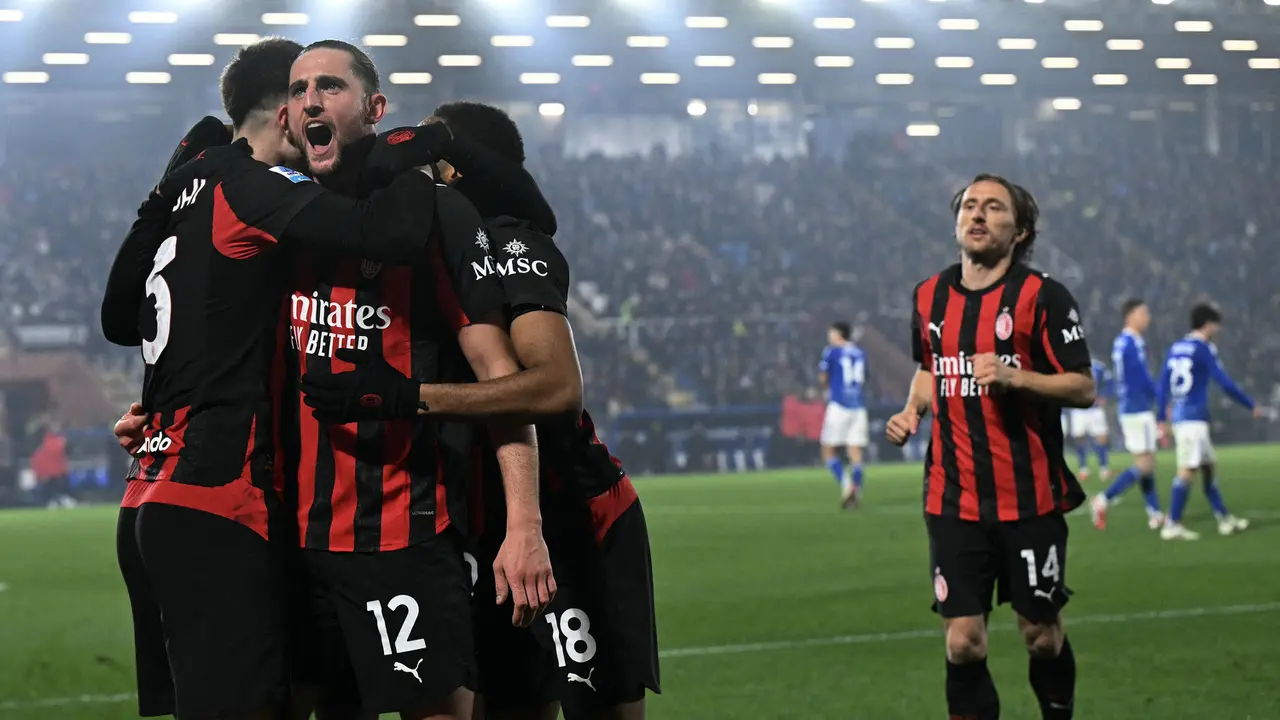 Foto: Penampilan Gemilang Adrien Rabiot Bawa AC Milan Menang Comeback atas Como di Liga Italia