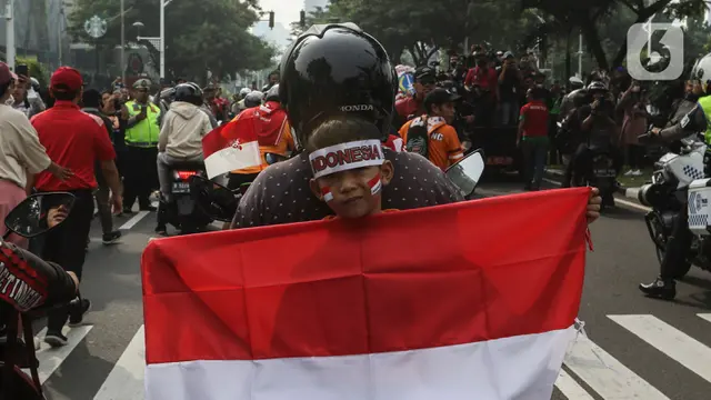 Antusiasme Warga Sambut Arak-arakan Timnas Indonesia U-22