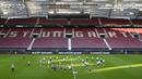 Suasana latihan Timnas Spanyol jelang laga UEFA Nations League di Stuttgart, Jerman, Rabu (2/8/2020). Spanyol akan berhadapan dengan Jerman. (AFP/Thomas Kienzle)