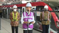 Presiden Jokowi meninjau LRT di Taman Mini Indonesia Indah dan Stasiun Harjamukti Cibubur (dok: Tira)