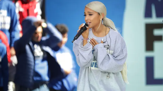 [Bintang] Bangkit dari Tragedi, Ariana Grande Rilis Lagu No Tears Left to Cry