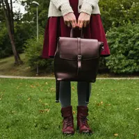 Ilustrasi tas kulit sintetis. (c) An_Sotchenko/Depositphotos.com