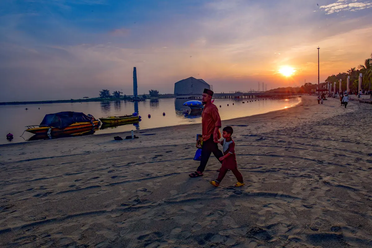 Idul Adha 1447 H, Umat Muslim Padati Pantai Lagoon Ancol