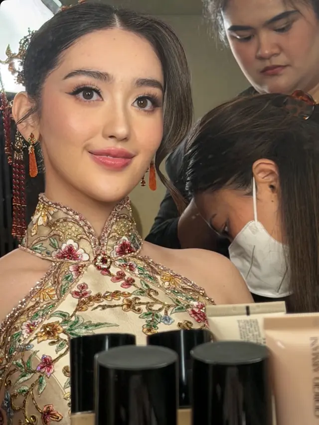 Makeup Ranty Maria saat Gelar Prosesi Tea Pai. [@andychunmakeup]