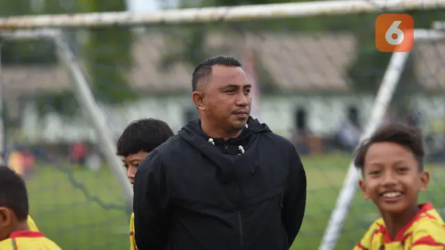 FOTO Firman Utina dan anak didik akademinya