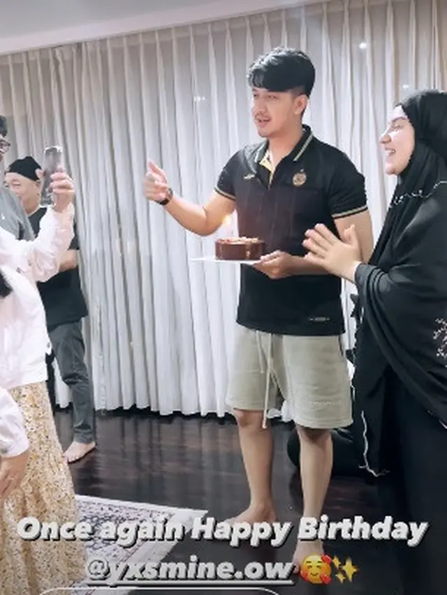 Irish Bella berikan kejutan ultah untuk Yasmine Ow, istri Aditya Zoni (Foto: Instagram_irishbella_)