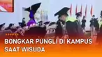 Momen wisuda sejatinya dilewati dengan sukacita dan rasa syukur. Namun wisuda yang baru-baru ini viral justru diwarnai unjuk rasa. Seorang wisudawan memberi lembaran kertas pada rektor saat pemindahan tali toga. Ternyata mahasiswa tersebut sampaikan ...