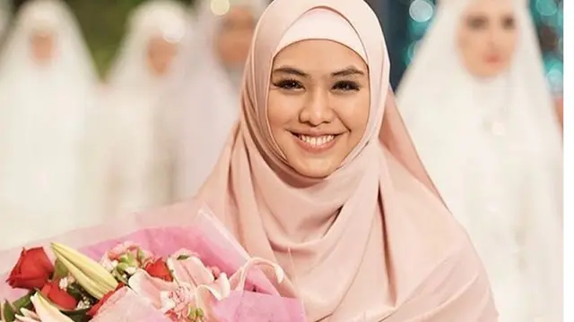 Oki Setiana Dewi Santai Disebut Ustazah Abal-abal