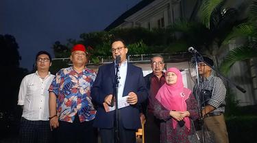 Anies Baswedan menerima kedatangan puluhan pimpinan ormas di rumah dinasnya di Jalan Suropati, Nomor 7 Menteng, Jakarta Pusat, Selasa (20/9/2022)aa