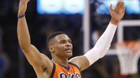 Guard Oklahoma City Thunder, Russell Westbrook, mencetak triple double saat menghadapi Los Angeles Lakers dalam lanjutan musim reguler NBA 2016, Minggu (30/10/2016). (Bola.com/Twitter/DoctorNBA)
