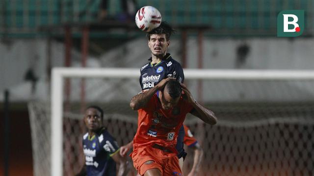 FOTO: Aksi Keren Duel di Udara dalam Babak Penyisihan Piala Menpora 2021