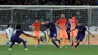Para pemain Fiorentina merayakan gol ke gawang AS Roma pada laga Serie A di Artemio Franchi, Firenze, Minggu (18/9/2016). (AFP/Andreas Solaro)