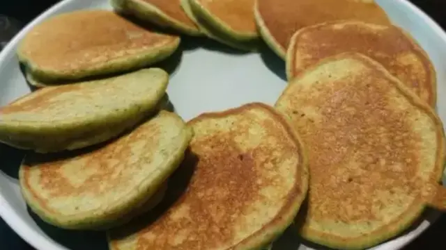 Resep pancake bayam. (dok. Cookpad @keluarga_empati)