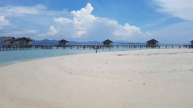 Mengelilingi Pulau Cinta