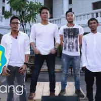 Ariel CS dan Vidio.com, mempersembahkan konser intim untuk sahabat NOAH di kawasan Kota, Jakarta Barat, Rabu (15/6)