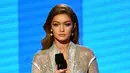 Di akhir suratnya, Gigi meminta maaf kepada semua pihak yang sudah kecewa dengan tindakannya. Namun Gigi yakin bahwa Melania Trump sangat mengerti cara bekerja di dunia hiburan. (AFP/Bintang.com)