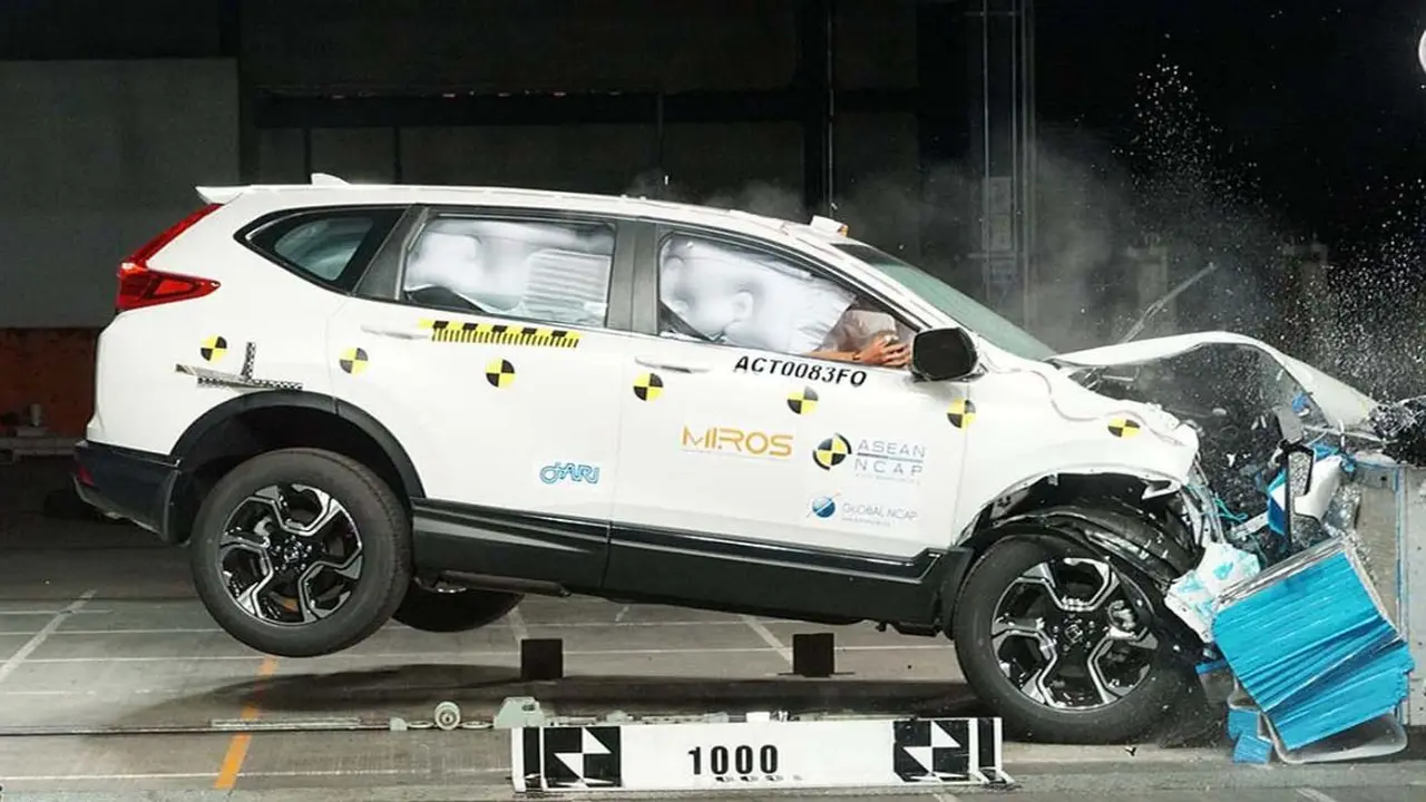 Tes Tabrak Honda CR-V