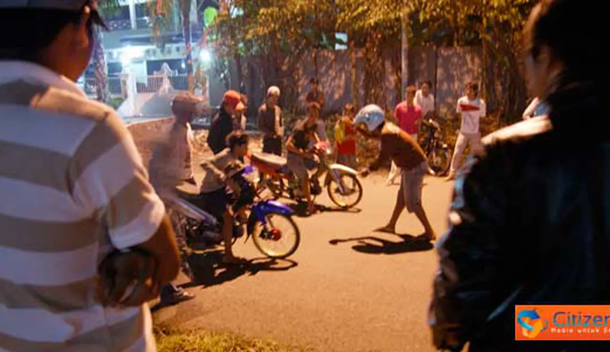 Citizen6, Jakarta: Jalan Juanda jadi ajang balapan liar pada malam hari. Biasanya balapan liar sering terjadi pada hari Sabtu. (Pengirim: Tito)