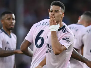 Arsenal langsung turun dengan kekuatan penuh. Trio Gabriel juga dimainkan sejak awal laga. Gabriel Martinelli, salah satu dari trio Gabriel sukses memecah kebuntuan Arsenal. (AFP/Justin Tallis)