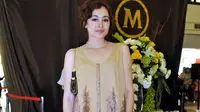 Pengacara Bantah Dewi Rezer Selingkuh dengan Bule