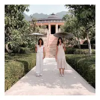 Nia Ramadhani belum lama ini diketahui tengah berlibur bersama dengan sang kakak ipar, Gita Janu. Tak mengajak suami dan anak-anaknya, keduanya pun terlihat menikmati waktu liburan di kawasan Borobudur, Magelang, Jawa Tengah. (Instagram/ramadhaniabakrie)