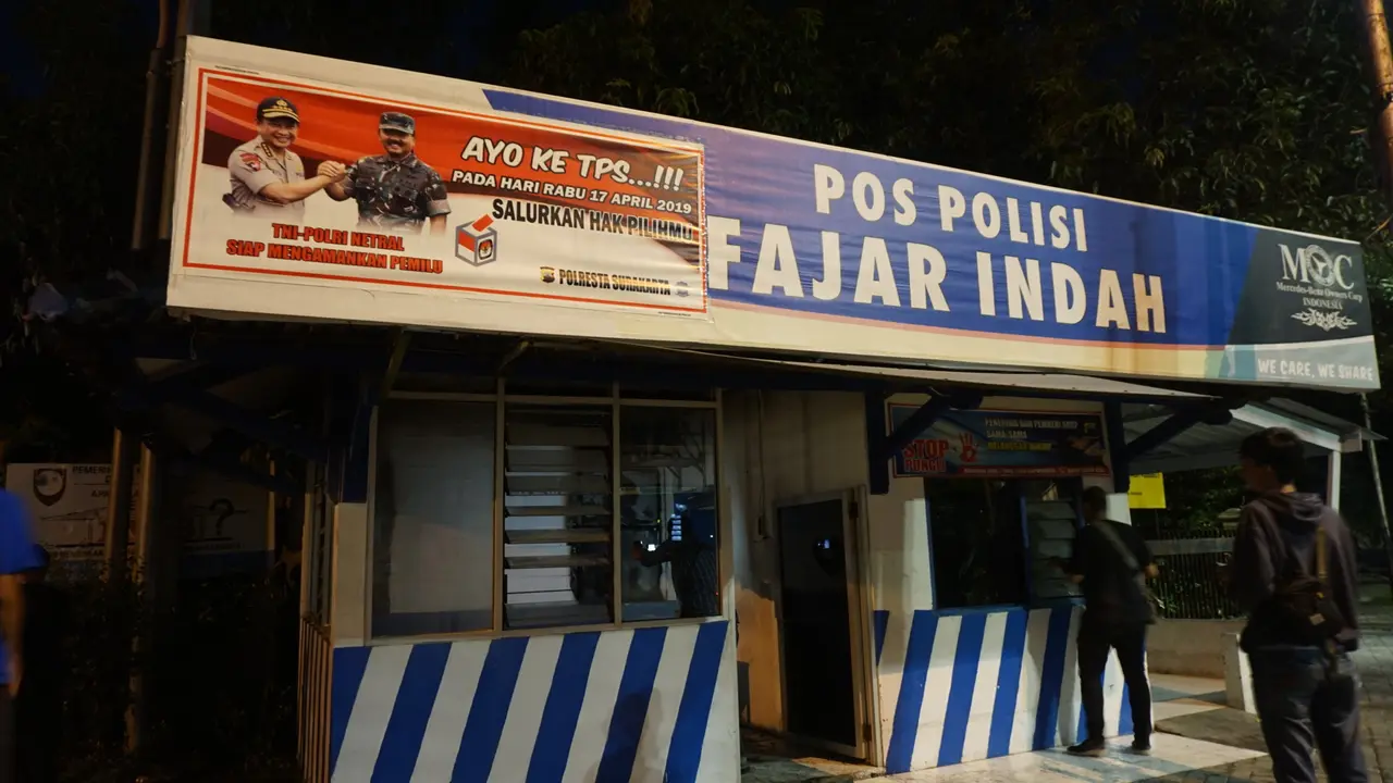 Pos Polisi di Solo Terbakar