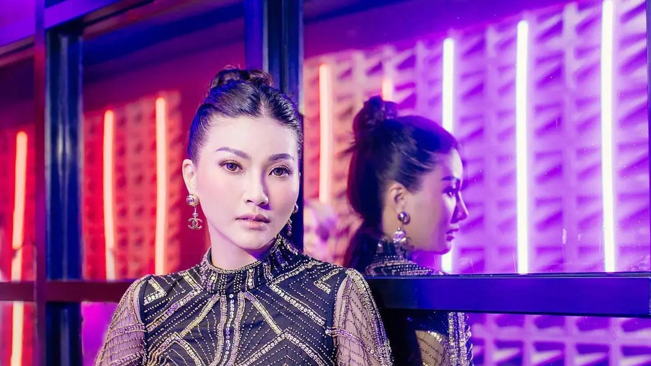 6 Potret Gaya Glamor Keluarga Ruben Onsu-Sarwendah Rayakan Ulang Tahun ke-18  Betrand Onsu