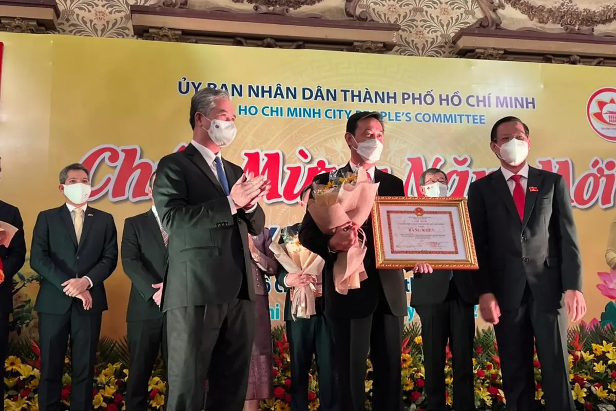Penghargaan atas bantuan kepedulian penangangan Covid-19 dari Komite Rakyat Ho Chi Minh City. (Dok KBRI Ho Chi Minh City)