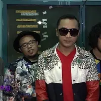 Tahun ini Nidji berencana untuk menyelesaikan album kelimanya. Setelah mengeluarkan album keempat pada tahun 2011, Nidji menghabiskan waktu lama untuk membuat album kelimanya. Apa sih yang membuat Nidji memakan waktu yang lama untuk album kelima?