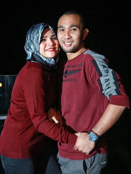 Usai akad dan resepsi pasangan ini ternyata mengaku belum sempat honeymoon atau berbulan madu. (Deki Prayoga/Bintang.com)