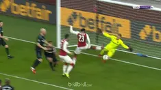 Berita video highlights Piala Liga Inggris 2017-2018, Arsenal vs West Ham United, dengan skor 1-0. This video presented by BallBall.