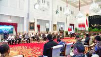 Presiden Jokowi mengumpulkan sejumlah menteri pada Senin (26/2/2024). Salah satu hal yang dibahas yakni, makan siang gratis yang menjadi program unggulan paslon nomor urut 2 Prabowo Subianto-Gibran Rakabuming Raka. (Foto: Biro Pers Sekretariat Presiden)