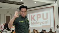 Ketua Umum Partai Bulan Bintang (PBB) Yusril Ihza Mahendra melambaikan tangan saat penetapan partai peserta Pemilu 2019 di Kantor KPU, Jakarta, Selasa (6/3). (Merdeka.com/Iqbal Nugroho)
