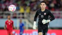 Kiper Borneo FC, Nadeo Arga Winata saat menghadapi Arema FC pada laga final Piala Presiden 2024 di Stadion Manahan, Solo, Minggu (4/8/2024). (Bola.com/Bagaskara Lazuardi)