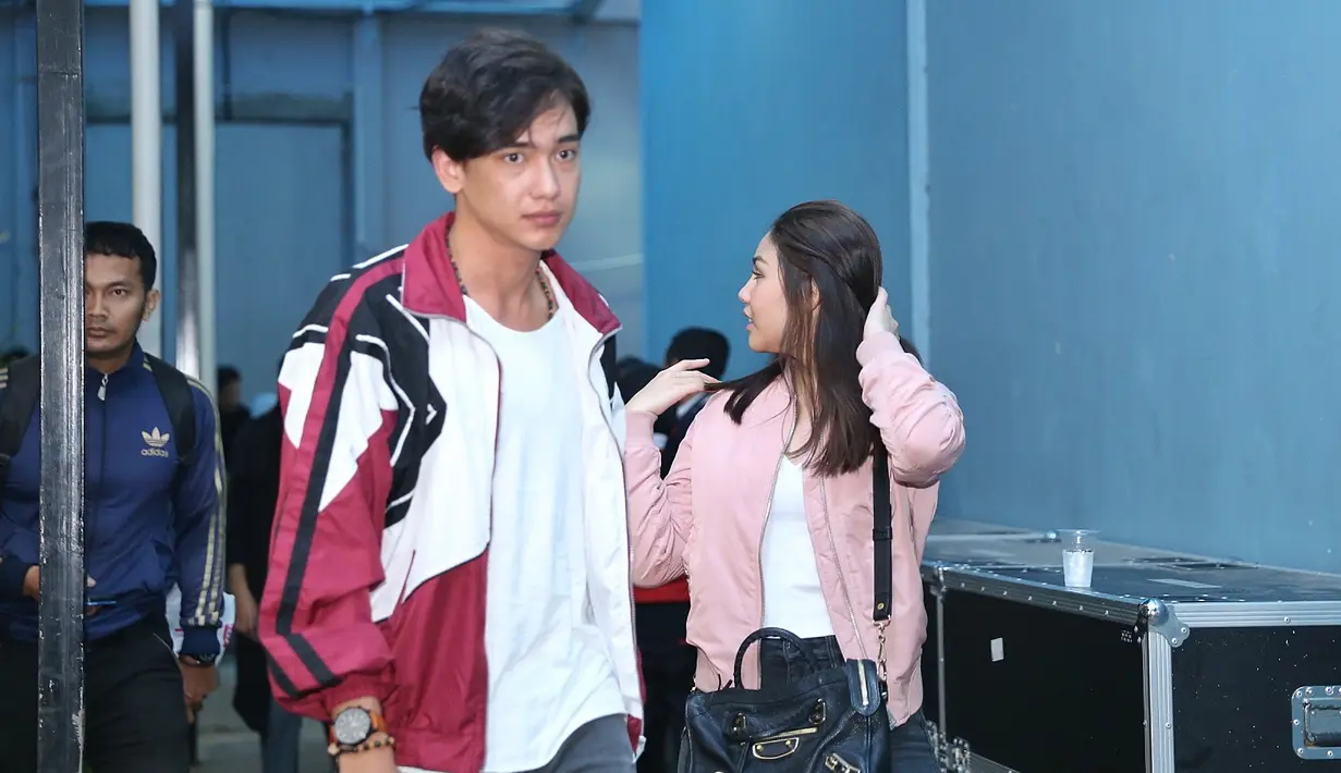 "Adipati sudah deket banget sama keluarga aku. Mereka sudah percaya sama dia. Jadi enggak ada rasa khawatir kalau aku lagi pergi sama Dodot," kata Vanesha . (Nurwahyunan/Bintang.com)