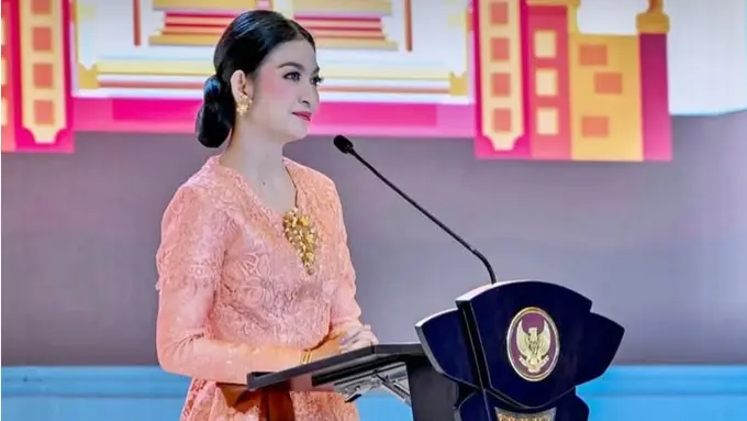 Kebaya Ibu Wakil Presiden Selvi Ananda yang Dikenakan di Awal Tahun 2025