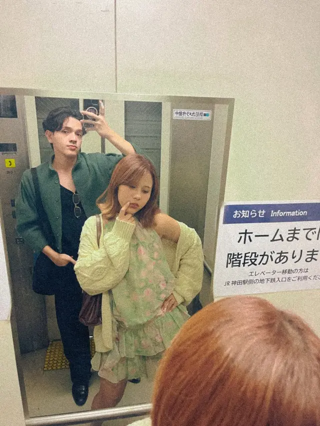 Dreamy Honeymoon di Negeri Sakura, 6 Potret Gaya Vintage Puitis Nadin Amizah di Jepang