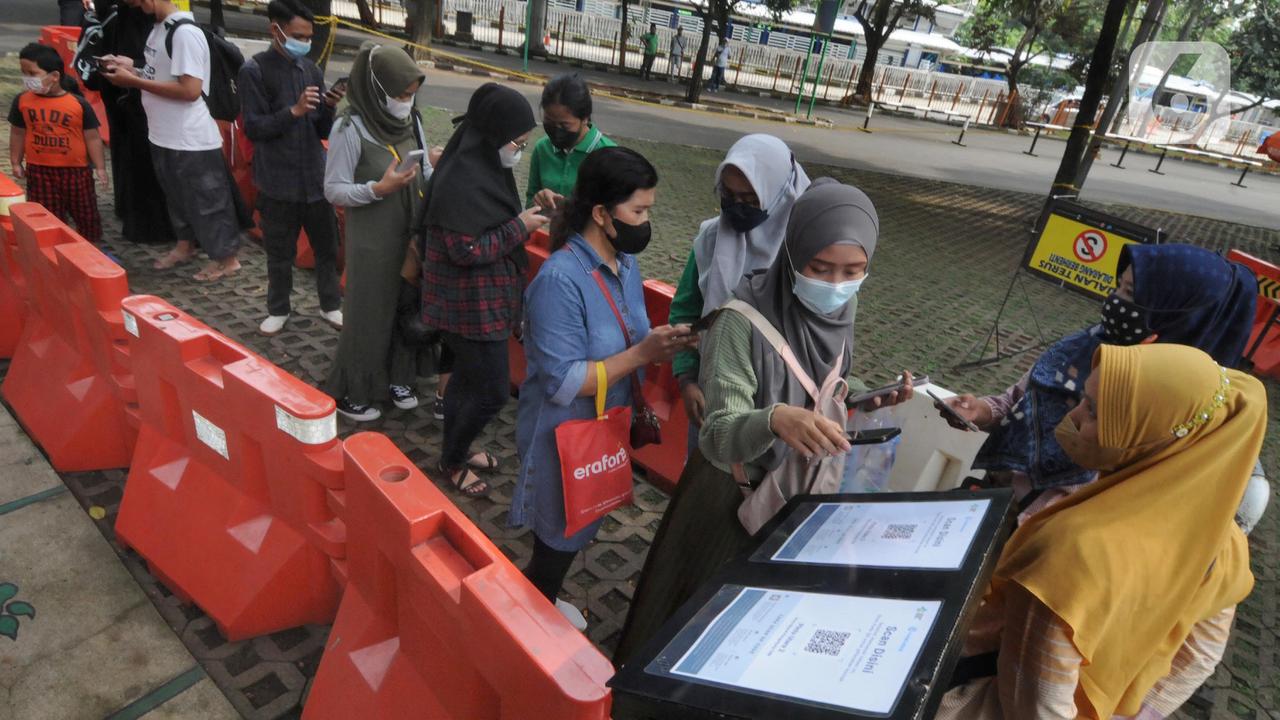 Suasana Taman Margasatwa Ragunan Saat Kembali Dibuka